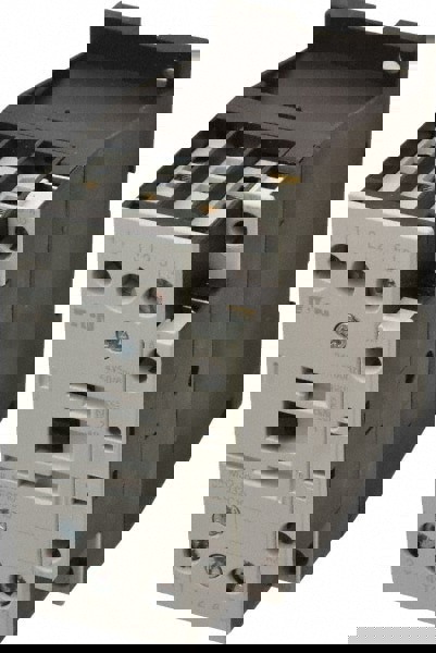 IEC Contactor: 3 Poles, 32 A Load Amps-Inductive, 45 A Load Amps-Resistive, NO